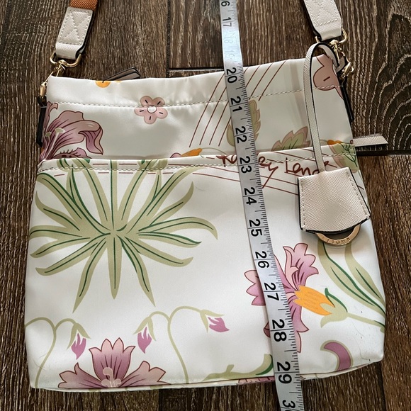 NWOT Radley London “responsible” floral nylon crossbody bag - Picture 14 of 16